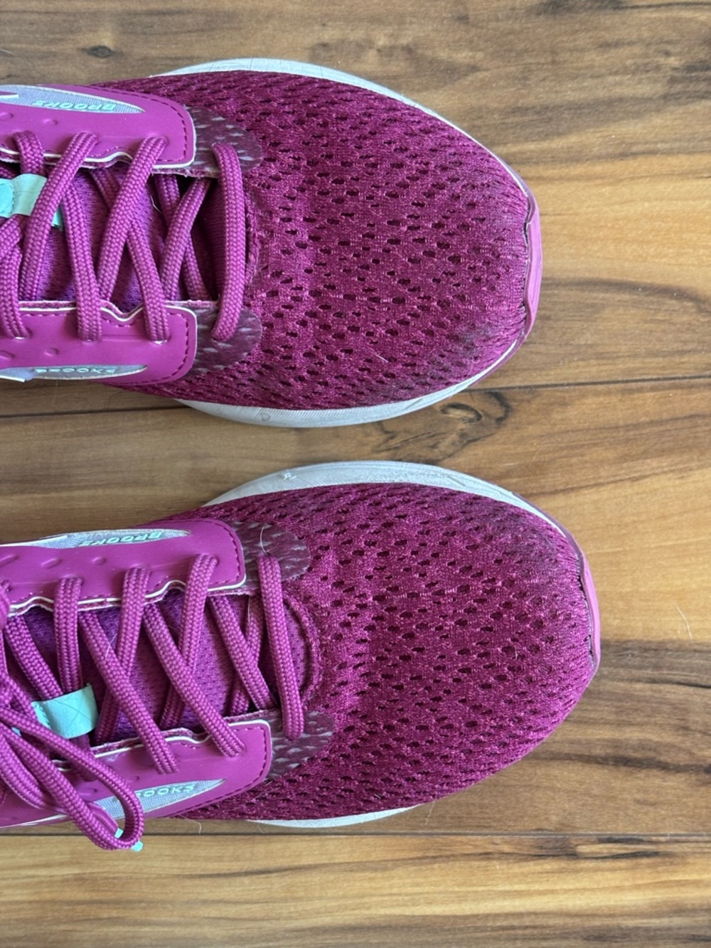 Brooks women, fuchsia, pink, running shoes sneakers range 2 size 9 - Picture 2 of 11
